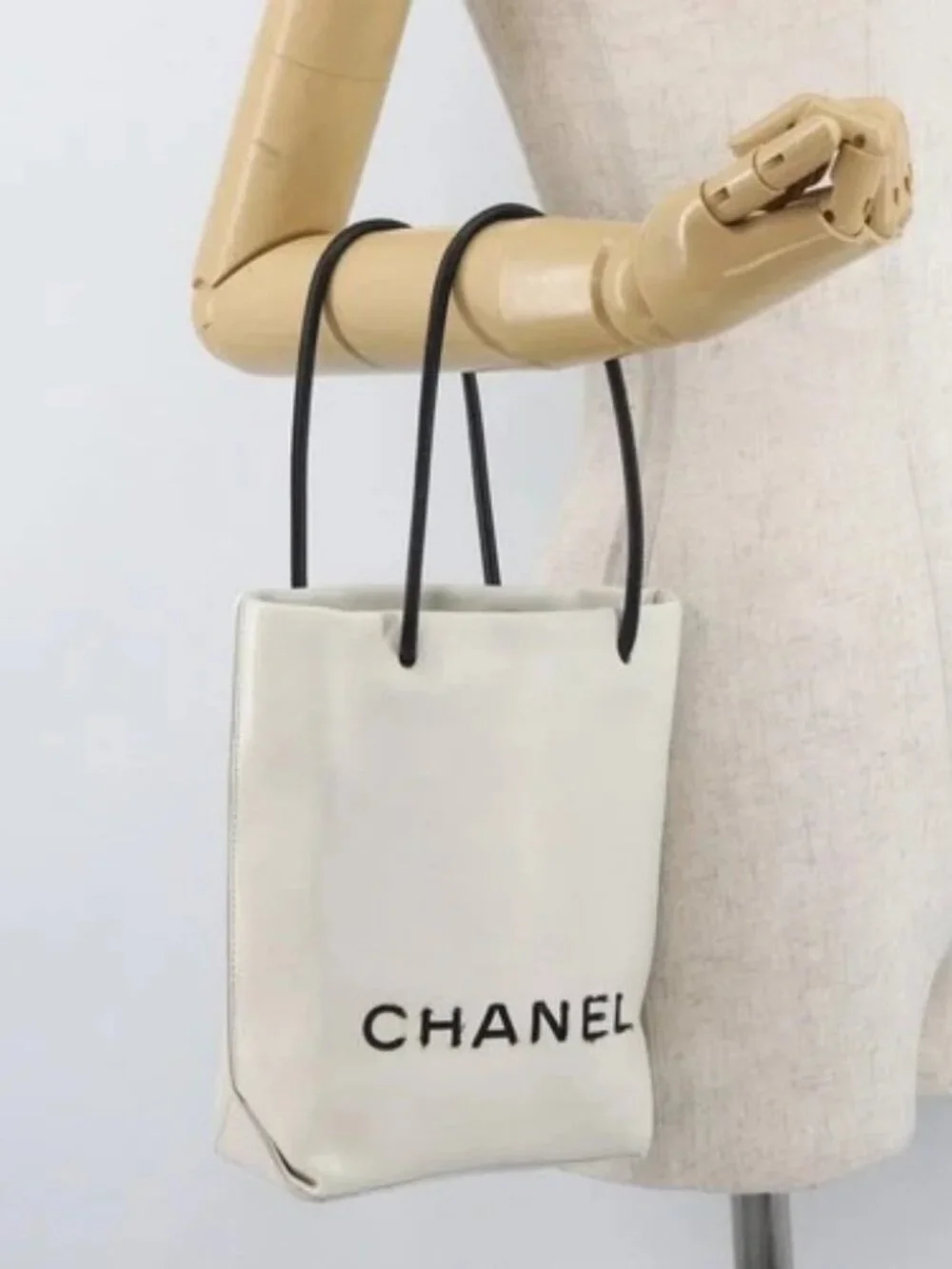 CHANEL brand	chanel color	white
